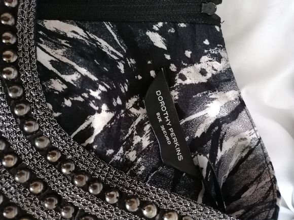 Dorothy Perkins Top Grey White Beading Round Neck Pretty - Picture 8 of 8